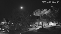 Náměstí, Hrad a Trůba