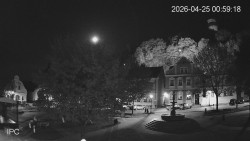 Náměstí, Hrad a Trůba