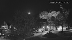 Náměstí, Hrad a Trůba