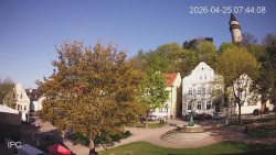 Náměstí, Hrad a Trůba