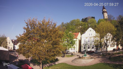 Náměstí, Hrad a Trůba