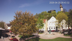 Náměstí, Hrad a Trůba