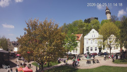 Náměstí, Hrad a Trůba