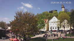 Náměstí, Hrad a Trůba