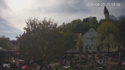 Náměstí, Hrad a Trůba