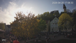 Náměstí, Hrad a Trůba