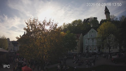 Náměstí, Hrad a Trůba