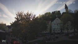 Náměstí, Hrad a Trůba