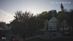 Náměstí, Hrad a Trůba