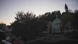 Náměstí, Hrad a Trůba