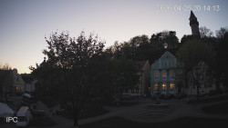 Náměstí, Hrad a Trůba