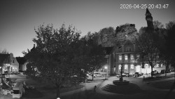 Náměstí, Hrad a Trůba