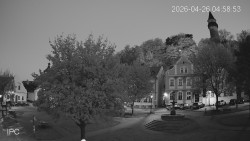 Náměstí, Hrad a Trůba