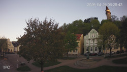 Náměstí, Hrad a Trůba