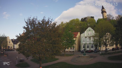 Náměstí, Hrad a Trůba