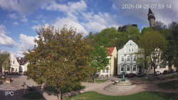 Náměstí, Hrad a Trůba