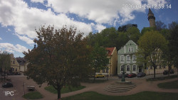 Náměstí, Hrad a Trůba