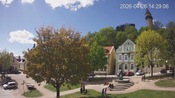 Náměstí, Hrad a Trůba