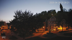 Náměstí, Hrad a Trůba