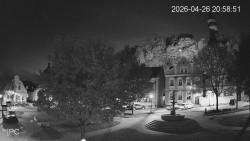 Náměstí, Hrad a Trůba