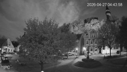 Náměstí, Hrad a Trůba