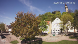 Náměstí, Hrad a Trůba