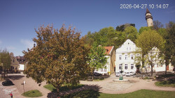 Náměstí, Hrad a Trůba