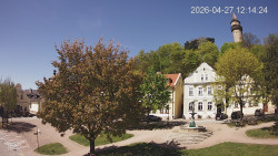 Náměstí, Hrad a Trůba