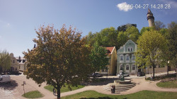 Náměstí, Hrad a Trůba