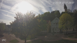 Náměstí, Hrad a Trůba