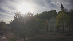 Náměstí, Hrad a Trůba