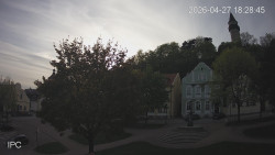 Náměstí, Hrad a Trůba