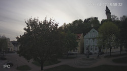 Náměstí, Hrad a Trůba