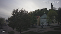 Náměstí, Hrad a Trůba