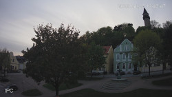 Náměstí, Hrad a Trůba