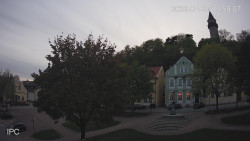 Náměstí, Hrad a Trůba