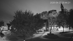 Náměstí, Hrad a Trůba