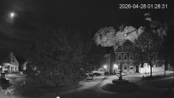 Náměstí, Hrad a Trůba