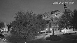 Náměstí, Hrad a Trůba