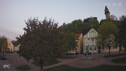 Náměstí, Hrad a Trůba