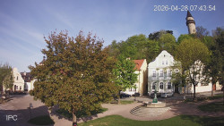 Náměstí, Hrad a Trůba