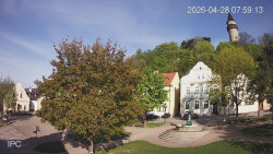 Náměstí, Hrad a Trůba