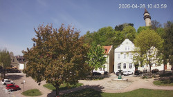 Náměstí, Hrad a Trůba