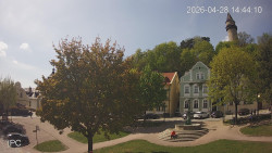 Náměstí, Hrad a Trůba