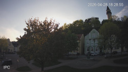 Náměstí, Hrad a Trůba