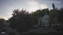 Náměstí, Hrad a Trůba