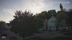 Náměstí, Hrad a Trůba