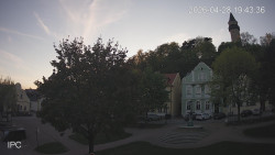 Náměstí, Hrad a Trůba