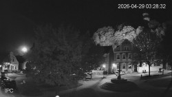 Náměstí, Hrad a Trůba