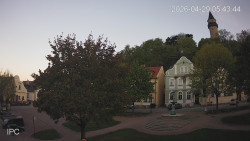 Náměstí, Hrad a Trůba